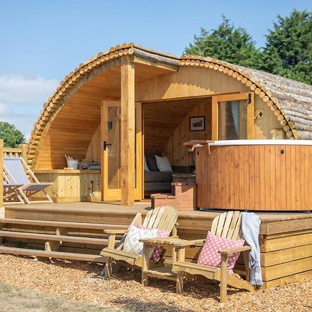 Barnhorn Glamping Villa Hooe Buitenkant foto