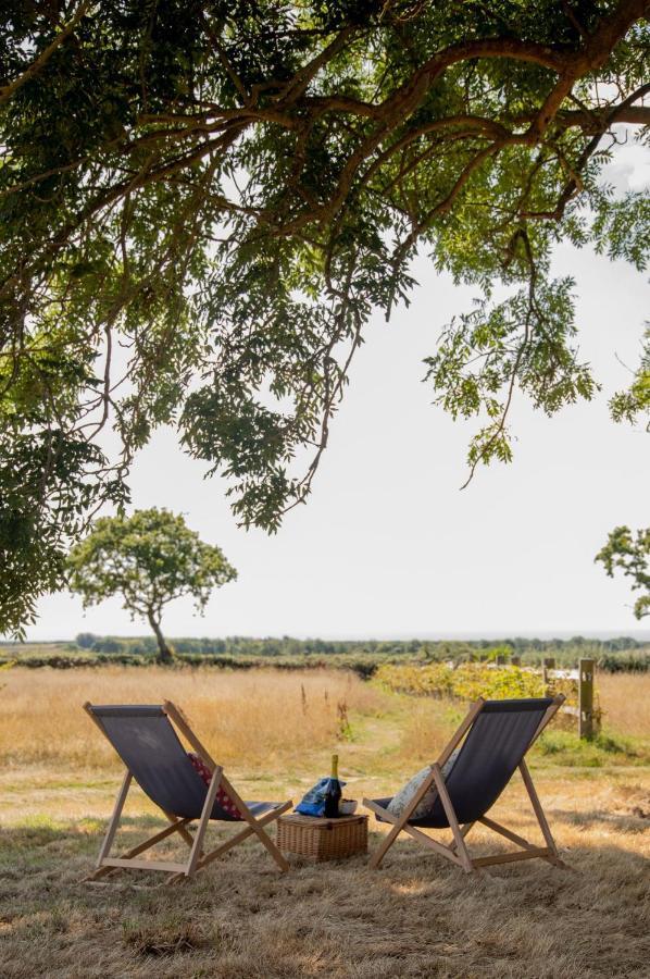 Barnhorn Glamping Villa Hooe Buitenkant foto