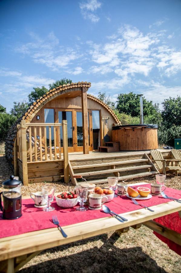 Barnhorn Glamping Villa Hooe Buitenkant foto