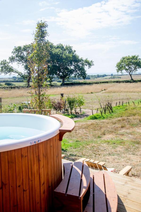 Barnhorn Glamping Villa Hooe Buitenkant foto